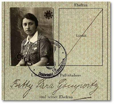 Reisepass von Betty Gompertz mit dem von den Nazis für jüdische Menschen ab August 1938 vorgeschriebenen Zwangsvornamen 'Sara'