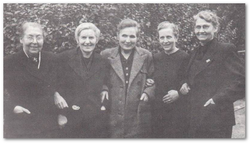 Frauen ermordeter Gelsenkirchener Widerstandskämpfer, um 1948