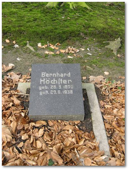 Grabstein von Bernhard Höchster auf dem jüdischen Friedhof in Gelsenkirchen-Ückendorf