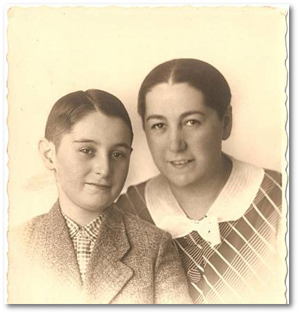 Hermann und Mutter Frieda Neudorf, um 1933