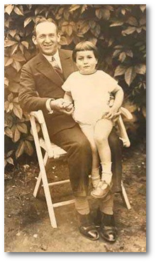 Josef Günsberg mit Sohn Gerold, um 1927 Josef Günsberg mit Sohn Gerold, um 1927