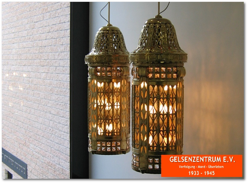 Diese alten Messinglampen sind die letzten Zeugen des jüdischen Betraums im Kaufhaus der Gebr. Alsberg AG in der Gelsenkirchener Innenstadt.