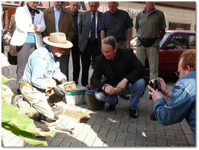 Stolpersteine an der Markenstrasse 19 fr Simon und Frieda Neudorf