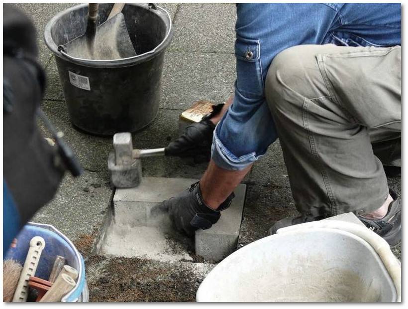 Stolpersteine an der Markenstrasse 19 f�r Simon und Frieda Neudorf