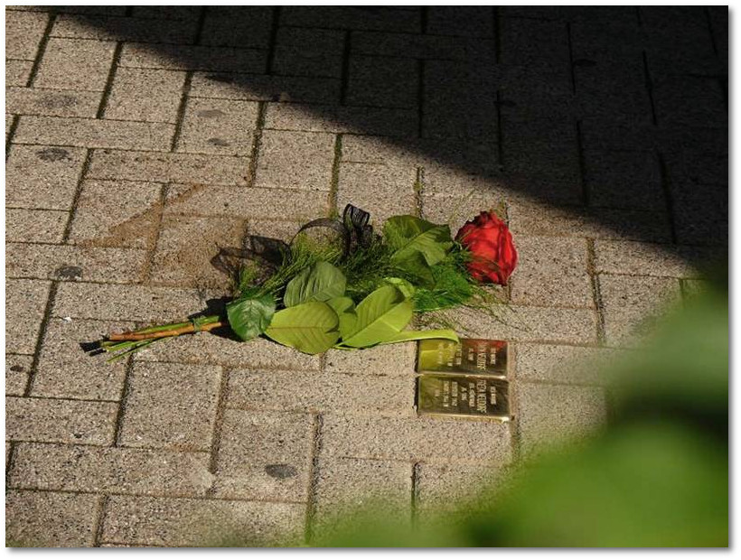 Stolpersteine an der Markenstrasse 19 fr Simon und Frieda Neudorf