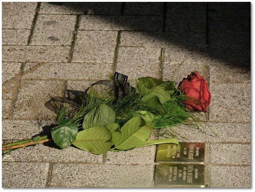 Stolpersteine an der Markenstrasse 19 fr Simon und Frieda Neudorf