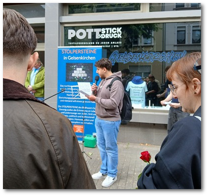 Gelsenkirchen: Stolpersteine erinnern an die Familien Alpern u. Stndig