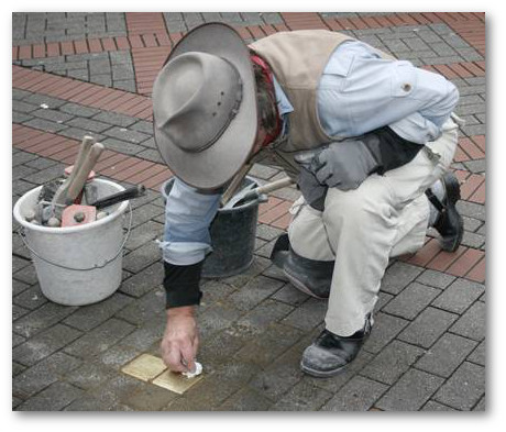 Stolpersteine - Erinnerung an Lebenswelten und Leidenswege