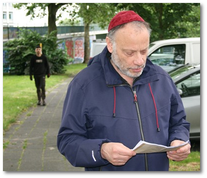 Stolpersteine Gelsenkirchen. Karl Schnebergs Name ist auf die Schalker Meile zurckgekehrt