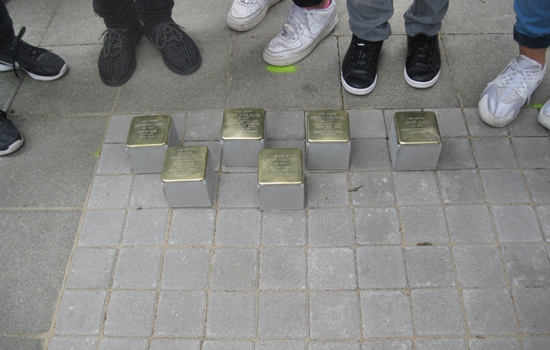 Stolpersteine Gelsenkirchen - Stolpersteine sollen an im NS vertriebene jdische Schler erinnern